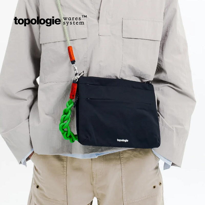 Topologie Flat中号折叠包单肩斜挎包胸包简约休闲卡包男女通用款