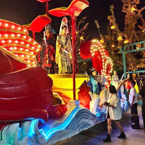 节庆巡游面具花车玻璃钢雕塑异形彩车花船发光游园餐车美陈