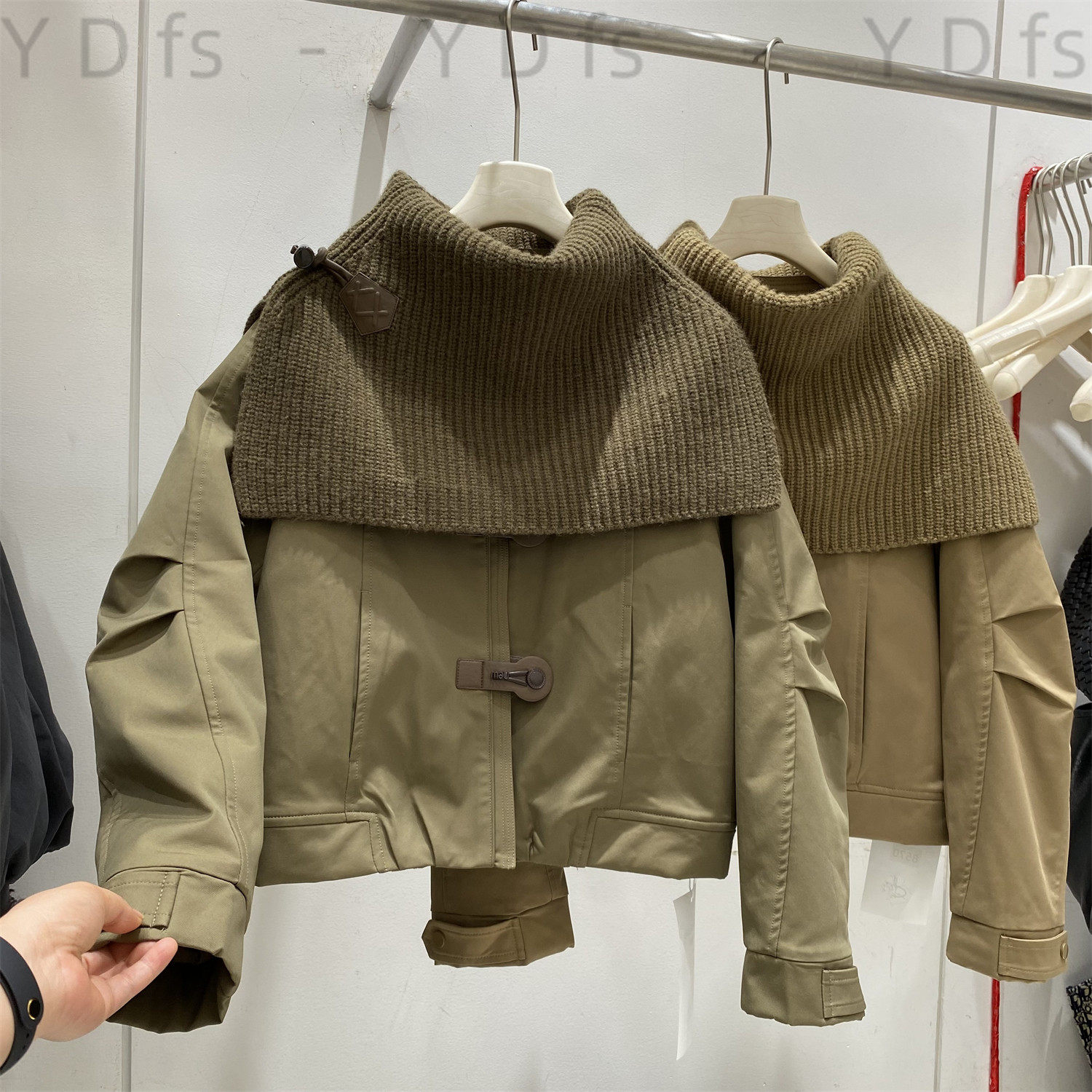 披肩羽绒立领外套2025秋冬装新款修身显瘦短款加厚保暖长袖上衣女