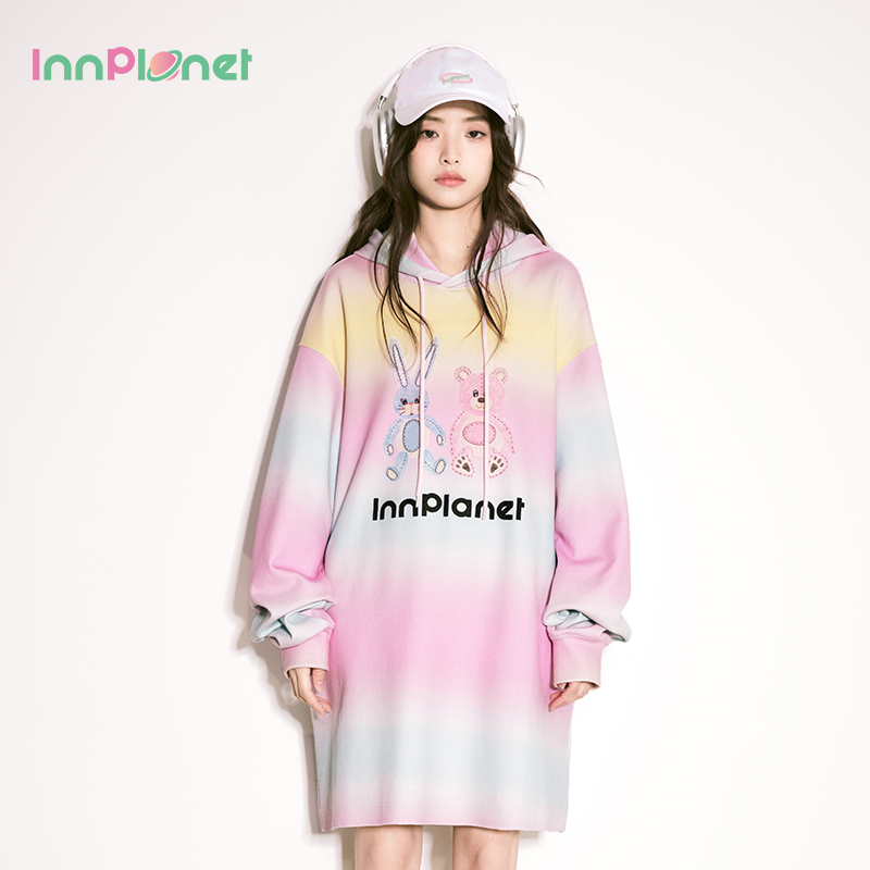Inn Planet春夏新款甜酷卡通印花连帽长款卫衣裙PN11HO020A