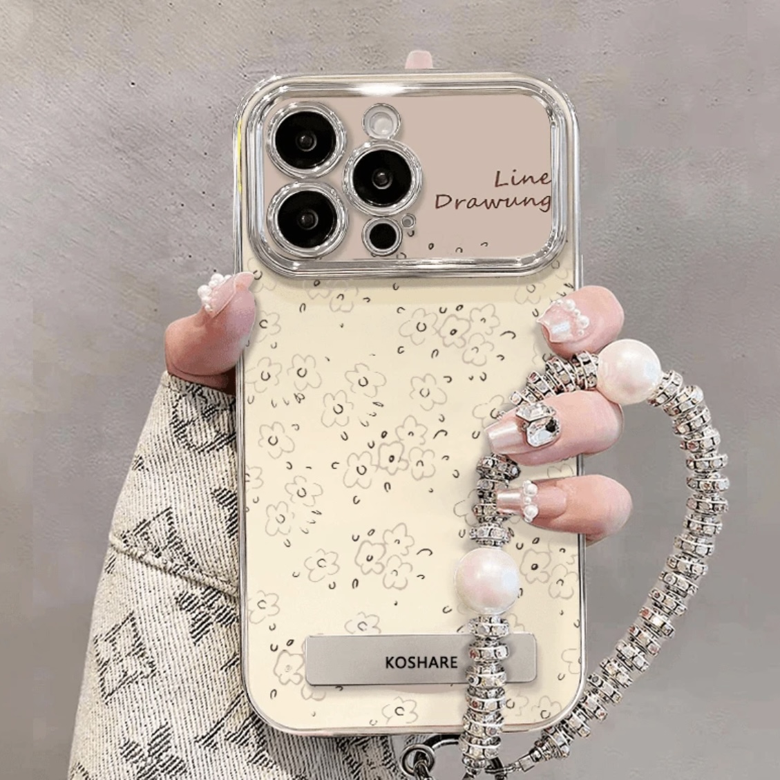 适用于苹果16手机壳iPhone16promax新款女带支架手链15plus外壳小众高级感14全包13超好看简约12防摔保护套lv