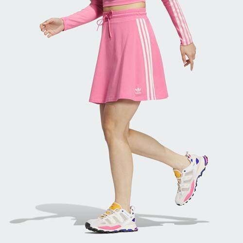 Adidas/阿迪达斯 女子三叶草 SKIRT 复古穿搭运动短裙 JE6043