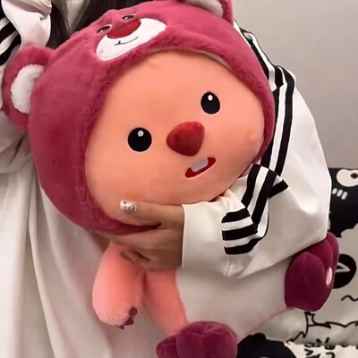 抖音同款草莓露比毛绒公仔抱枕