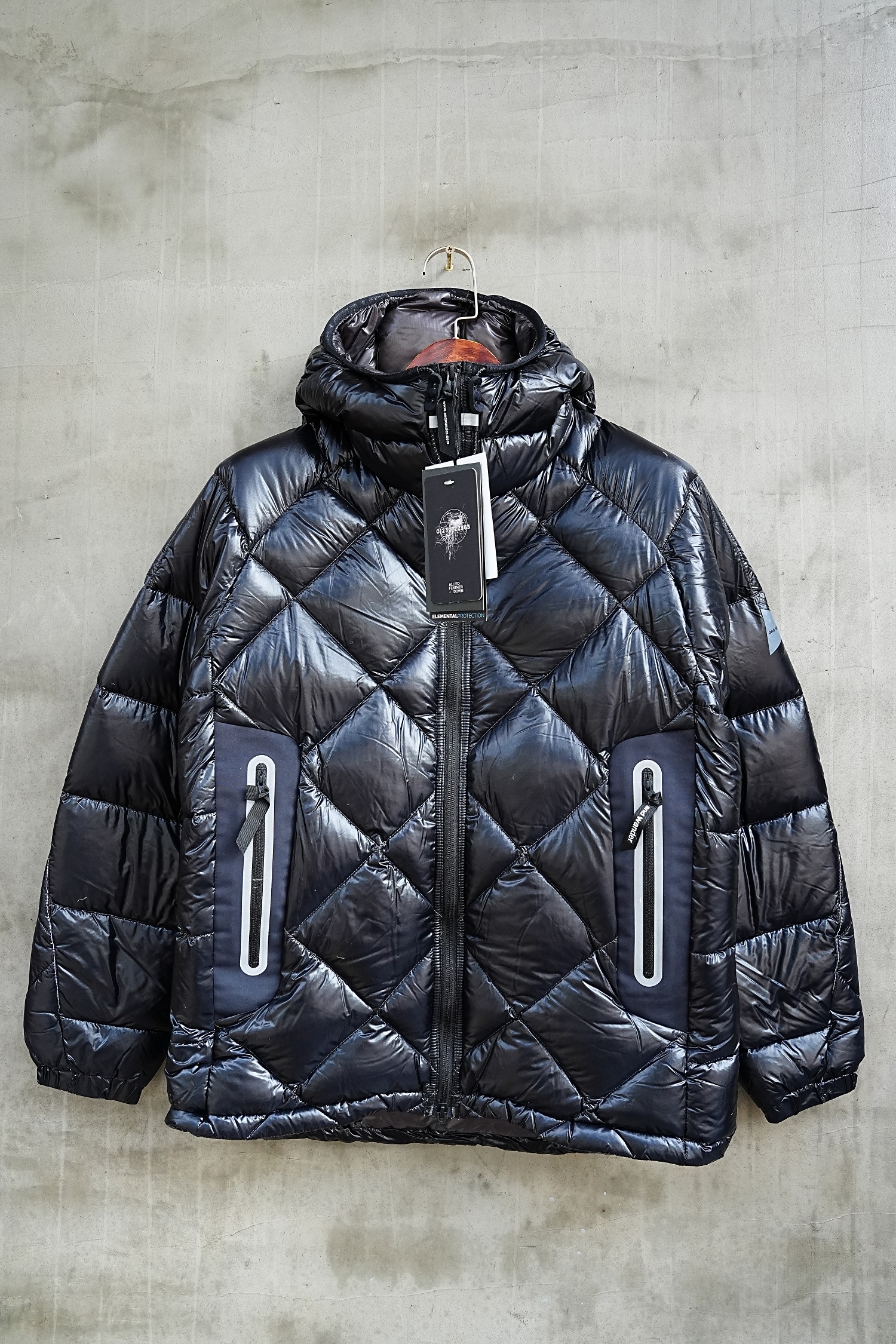 andWander连帽羽绒服