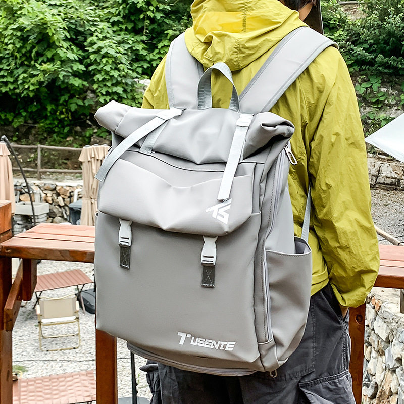 英国 Cape Kara 男士双肩包轻便运动健身羽毛球背包时尚学生书包