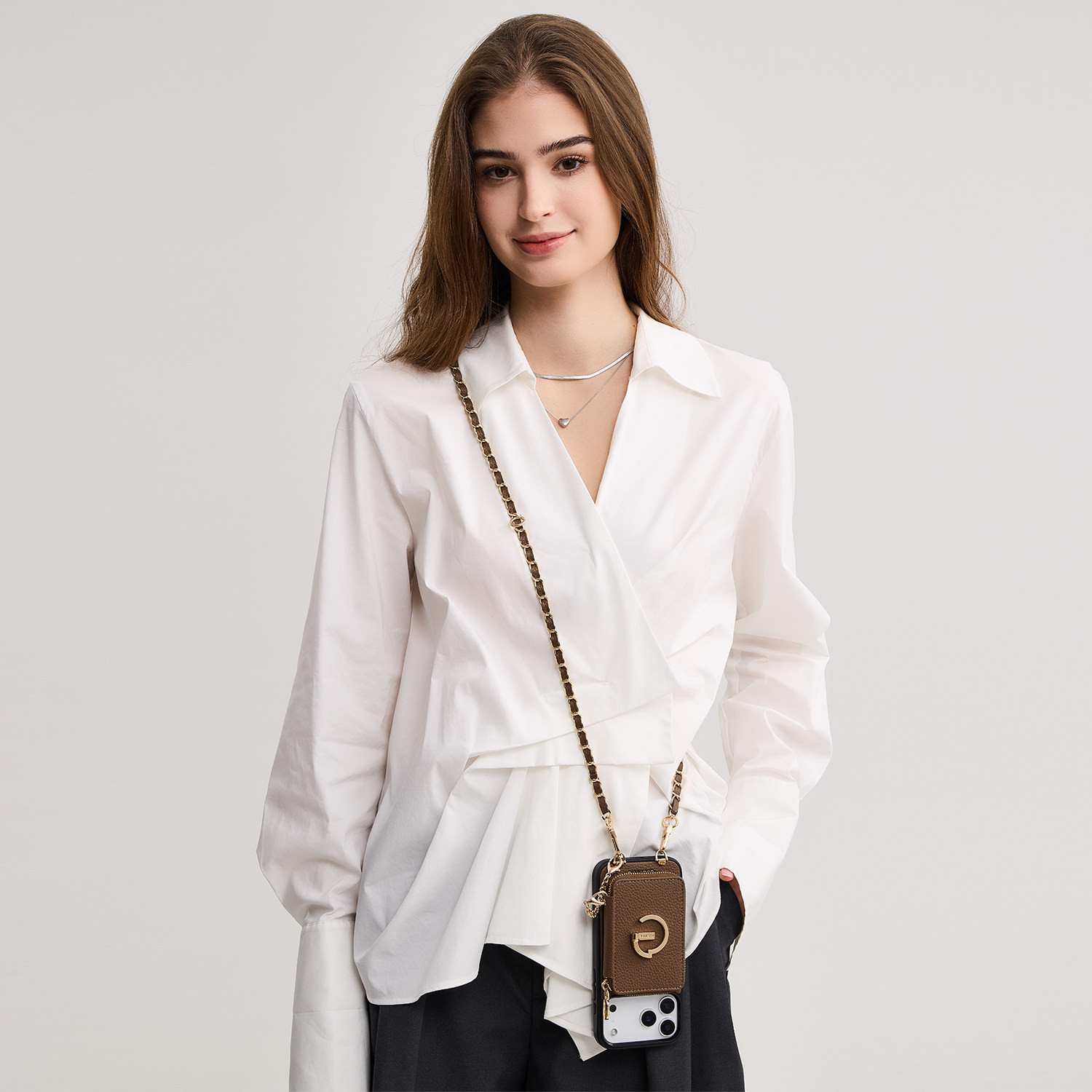 Custype保护壳适用于苹果17promax保护壳15磁吸手机壳卡包16保护套外壳十五17E带链条挂绳斜挎可背高级百搭