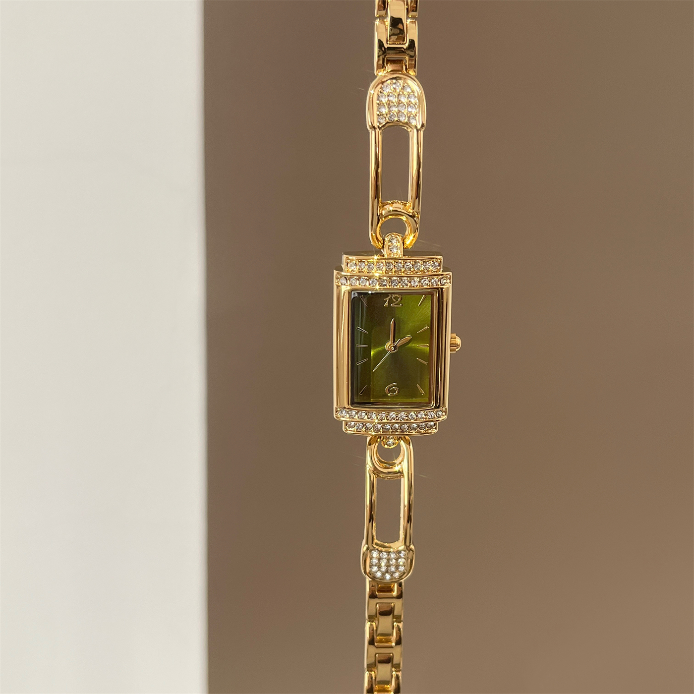 小别针方形手链式手表女2025新款简约气质女士女表轻奢小众小绿表