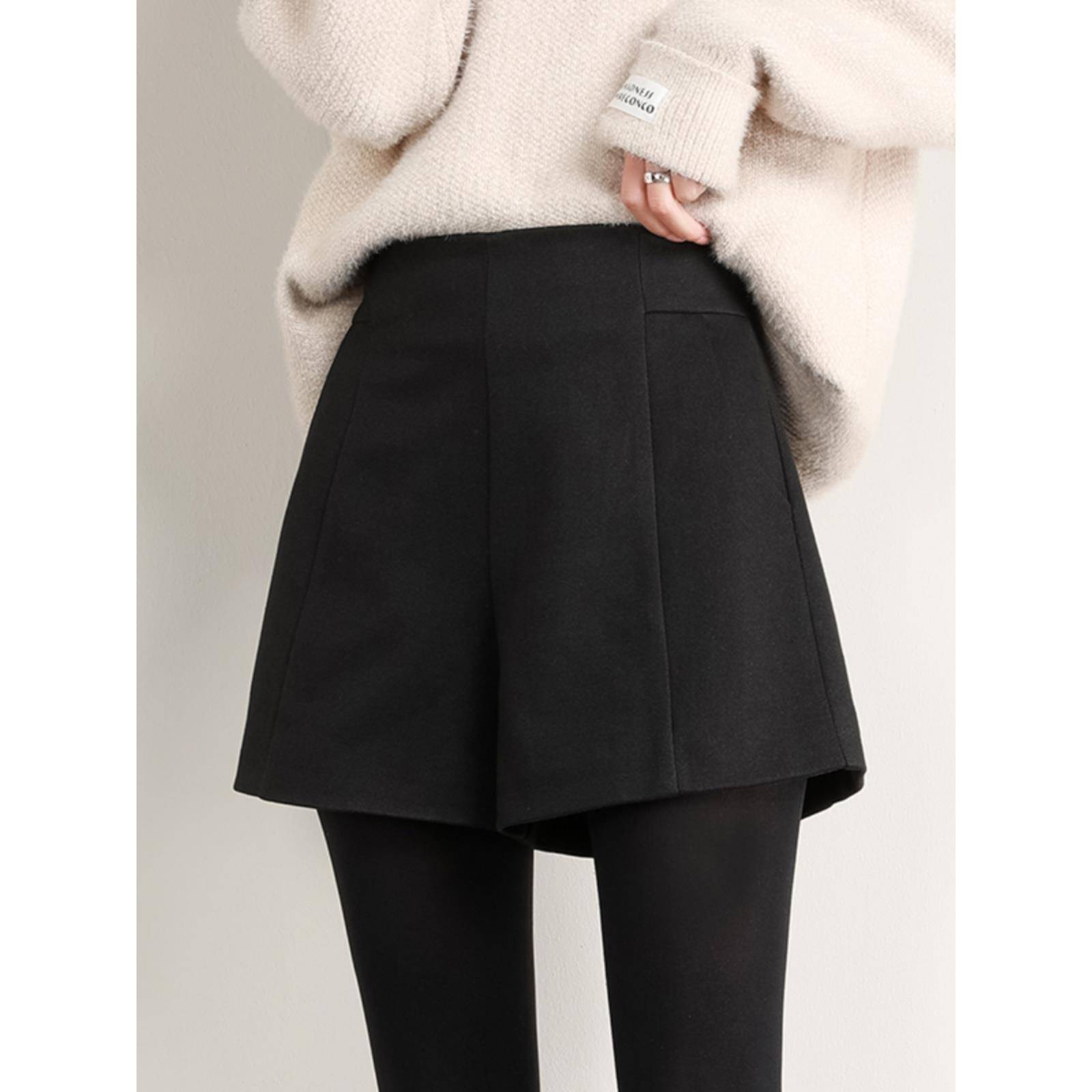 毛呢短裤女2025爆款秋冬季新款阔腿高腰a字显瘦黑色外穿打底靴裤