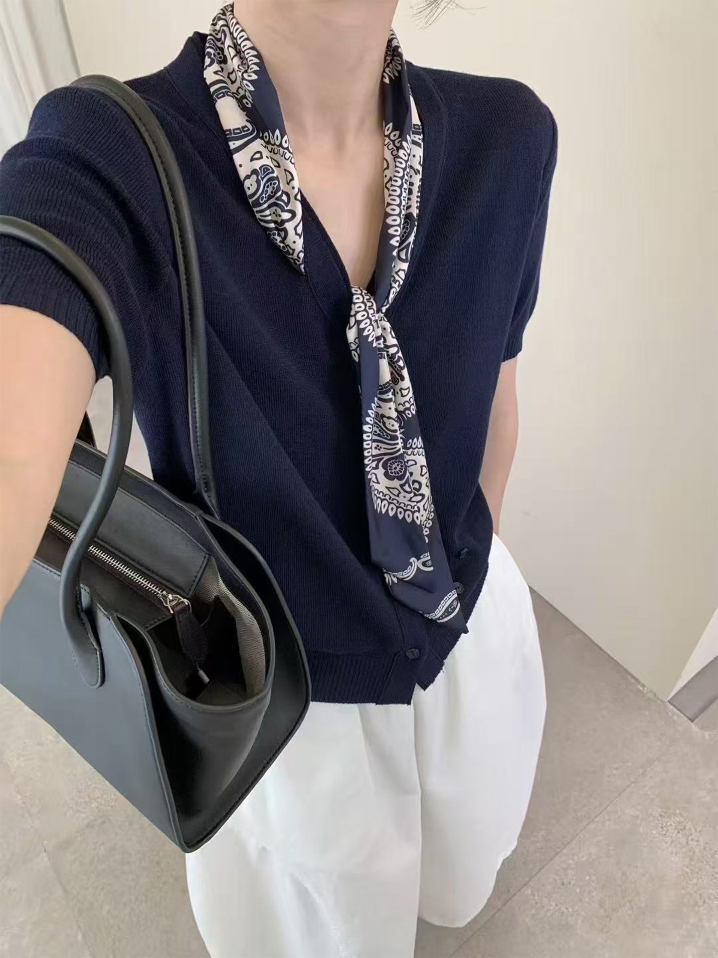 名媛风V领丝巾系带短袖上衣T恤女洋气减龄显瘦藏青色冰丝针织开衫