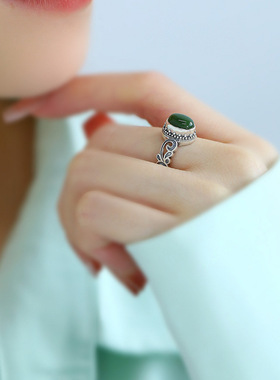 925银复古新中式卷草纹和田碧玉蛋面戒指环开口调节做旧民族风女