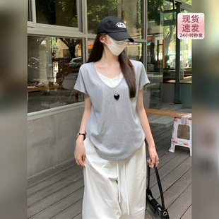 很戳我的审美!慵懒松弛感V领假两件短袖T恤薄款宽松时尚百搭上衣