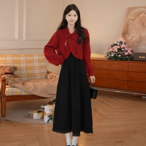 新年战袍红色毛衣连衣裙子女冬季2026新款新中式套装过年穿搭长裙