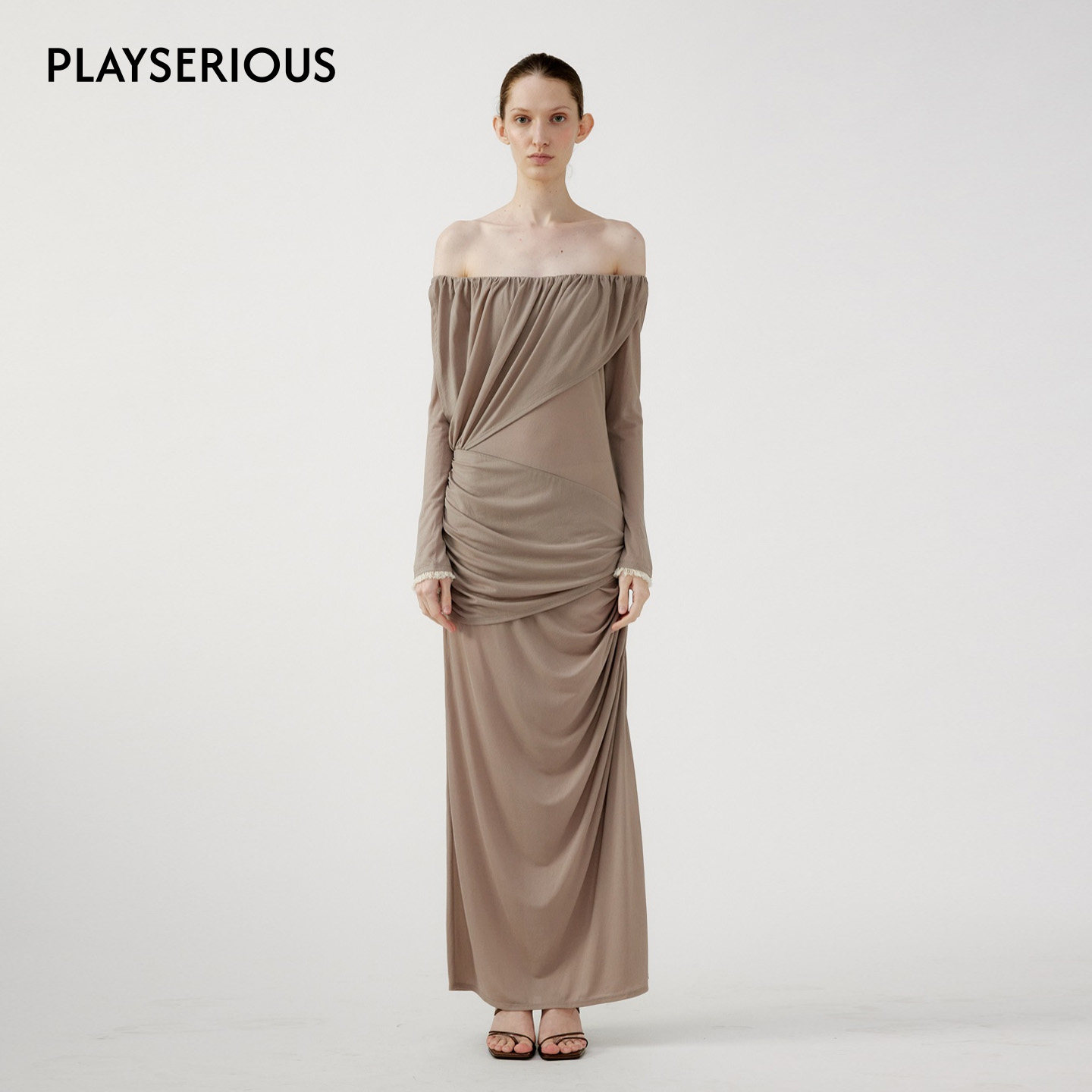 NONETONE 2026春季新款一字领褶裥连衣裙咖色修身显瘦长袖连衣裙