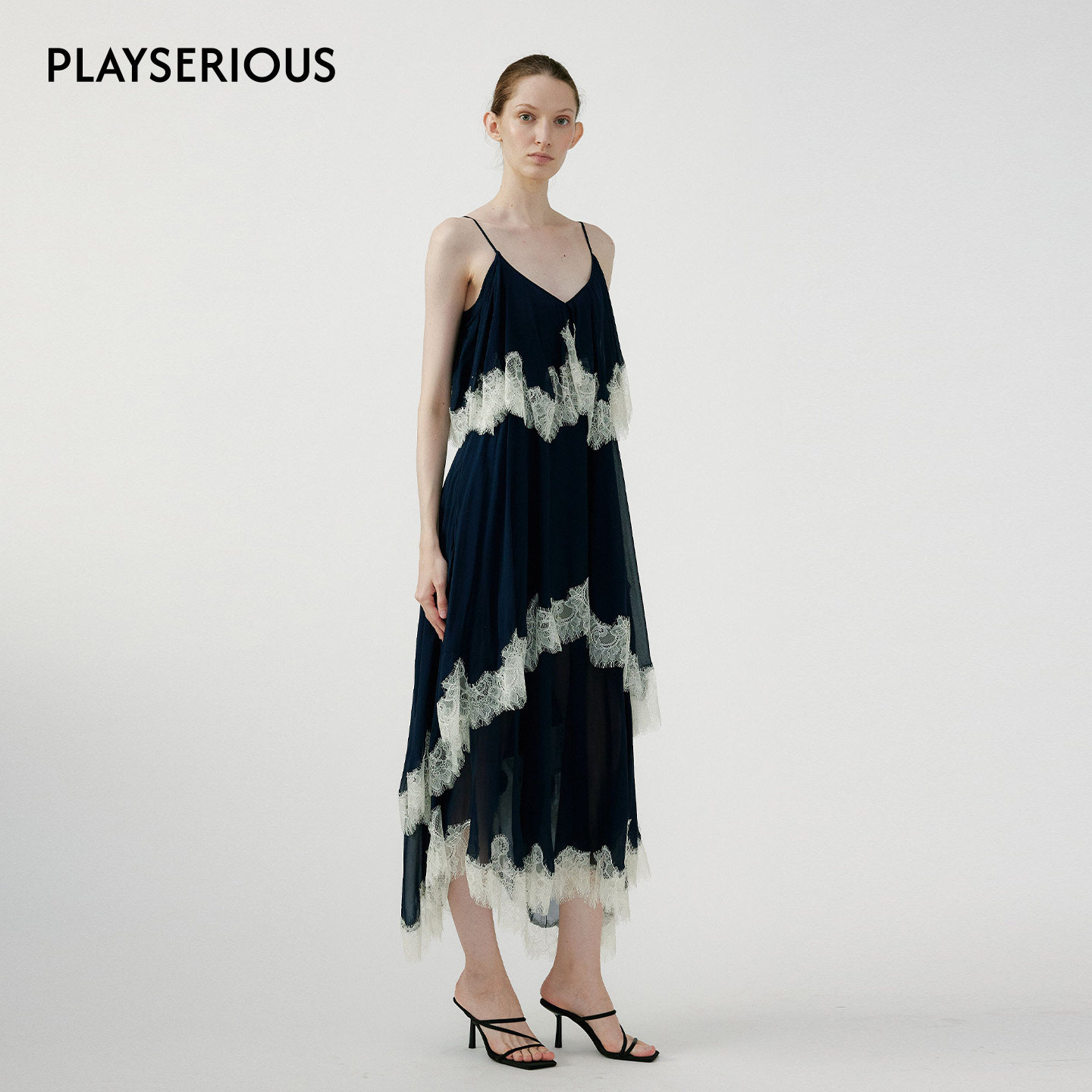 NONETONE 2026春季新款真丝蕾丝拼接多层次吊带连衣裙女雾蓝长裙