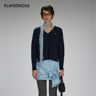 LACERTA2025秋季新款V领格纹袖口绞花羊毛针织衫女简约百搭毛衣