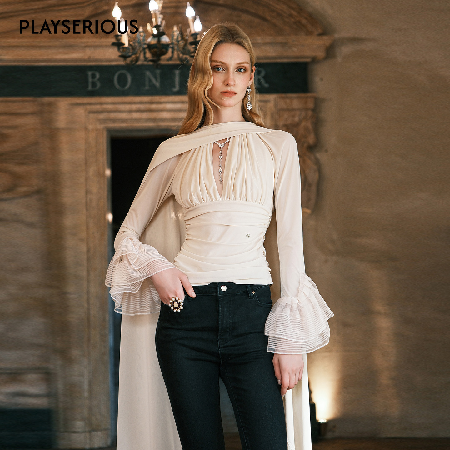 Sheer Luck 2025秋冬新款挂脖V领修身显瘦飘带高级百搭打底上衣女