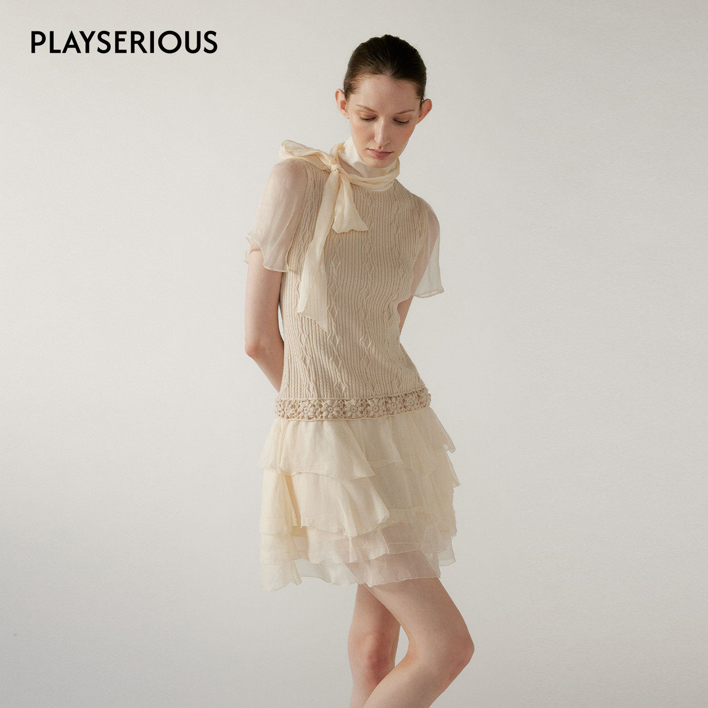 NONETONE 2026春季新款奶杏色羊毛手钩花拼接真丝短款层次连衣裙