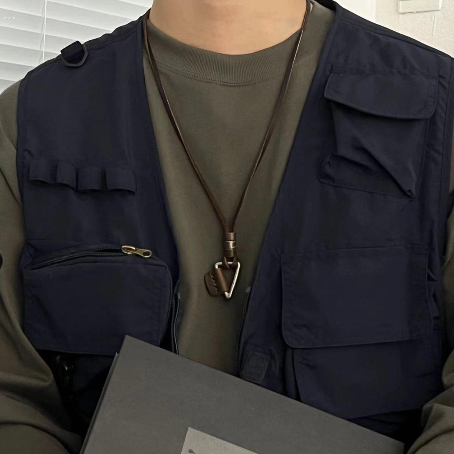 ACC 复古三角型皮质项链男生小众设计感简约毛衣链高级感皮绳配饰