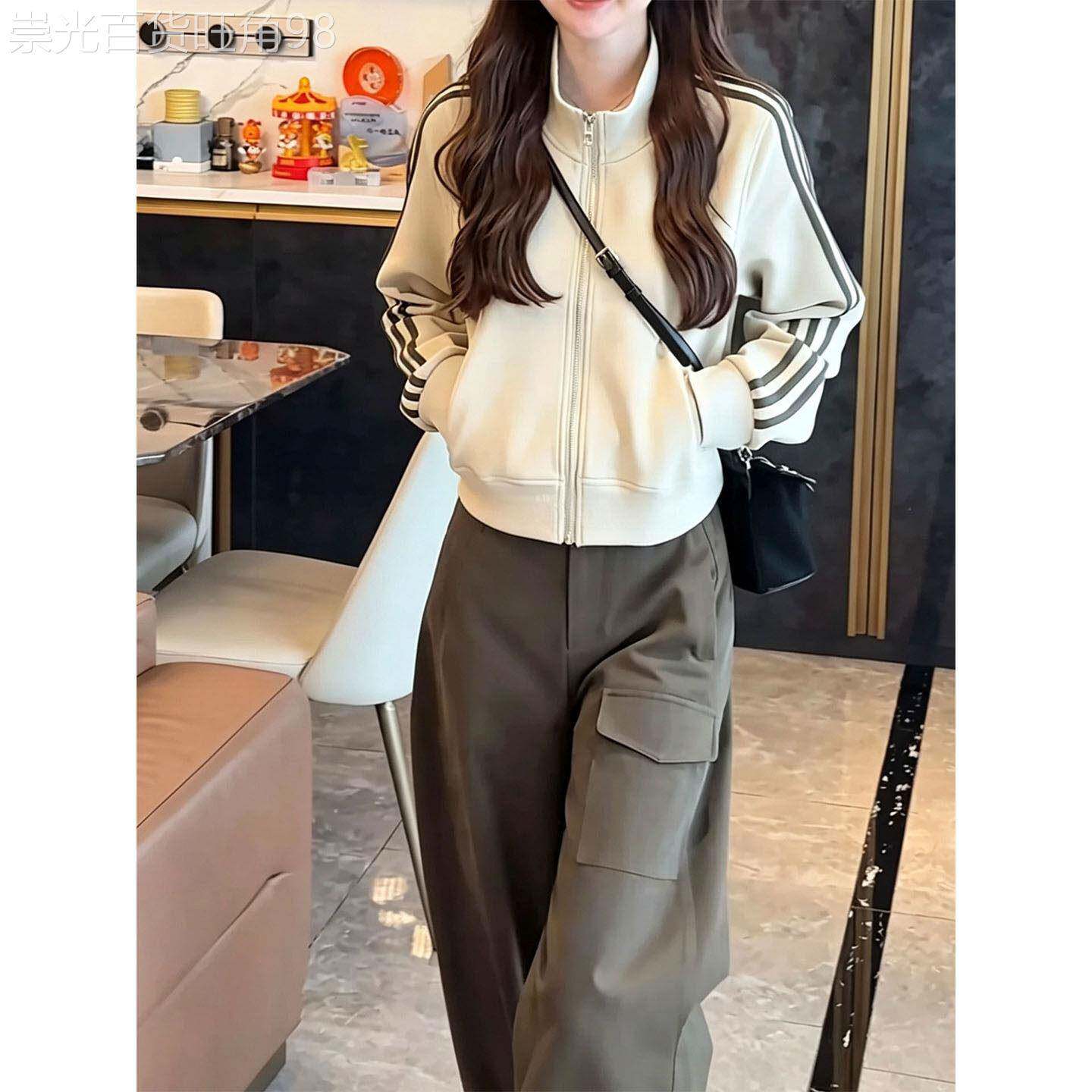 立领夹克外套女春秋2026新款韩版运动百搭显瘦休闲三条杠开衫上衣
