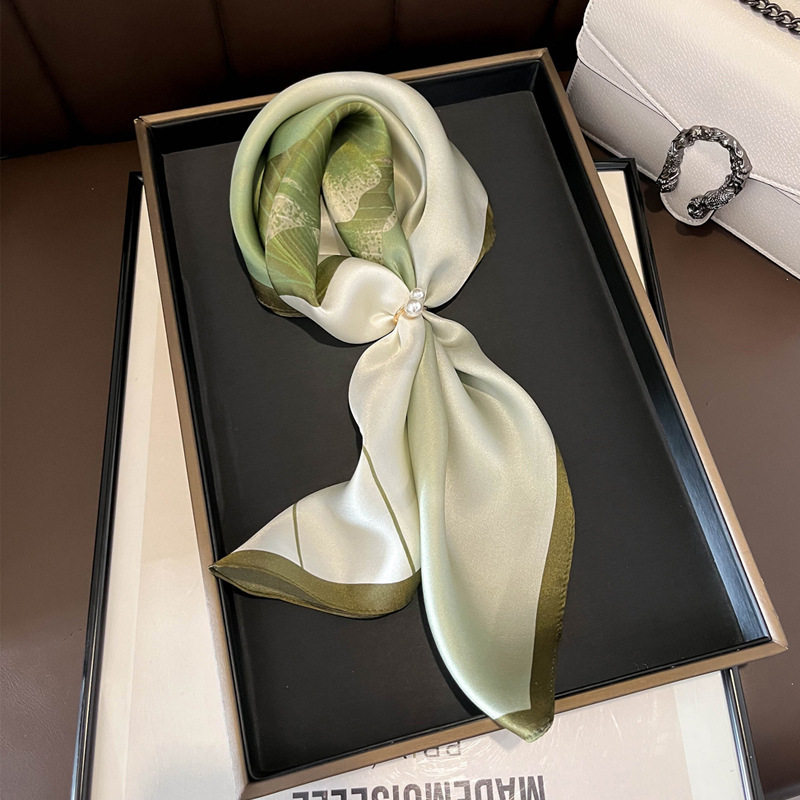 杭州丝绸桑蚕丝丝巾花卉色荷花真丝围巾女53cm方巾小领巾披肩,服饰配件/皮带/帽子/围巾,围巾/丝巾/披肩,淘宝优惠券,粉丝福利购,淘宝优惠卷