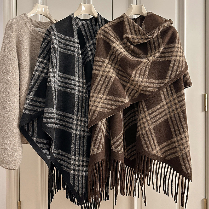 复古英伦风格纹披肩女秋冬高级感流苏围巾保暖外搭斗篷披风,服饰配件/皮带/帽子/围巾,围巾/丝巾/披肩,淘宝优惠券,粉丝福利购,淘宝优惠卷