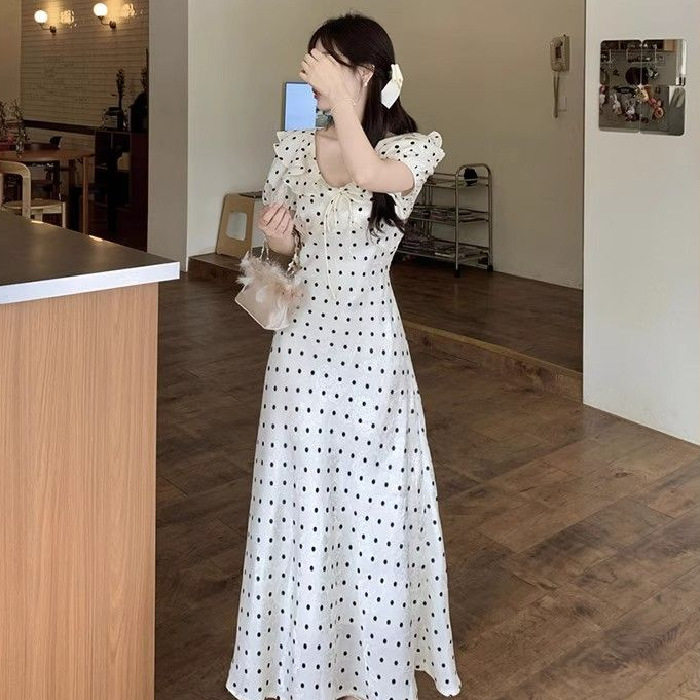 法式复古杏色波点连衣裙