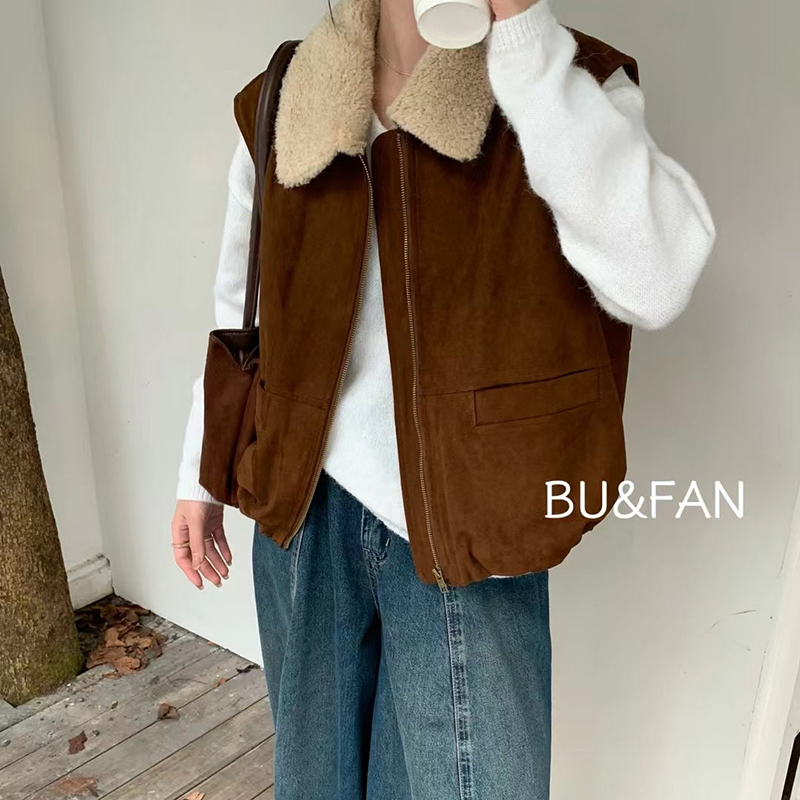 韩系翻领羊羔毛皮毛一体无袖短外套女秋冬巨好看夹棉马甲棉服坎肩