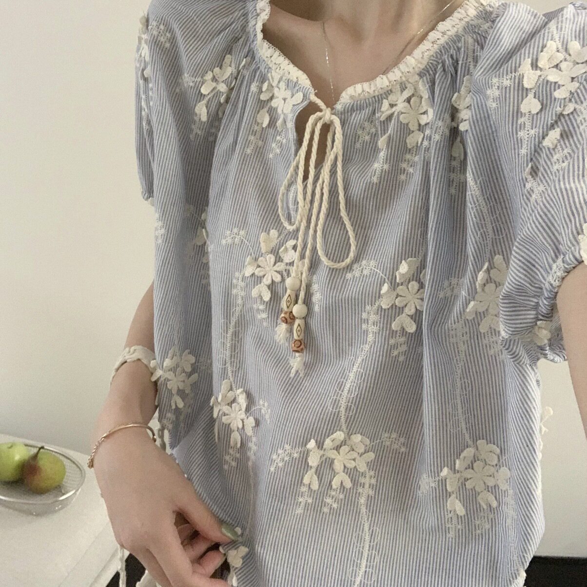 减龄花朵刺绣系带条纹衬衫女夏季宽松短袖T恤小衫超好看漂亮上衣图片