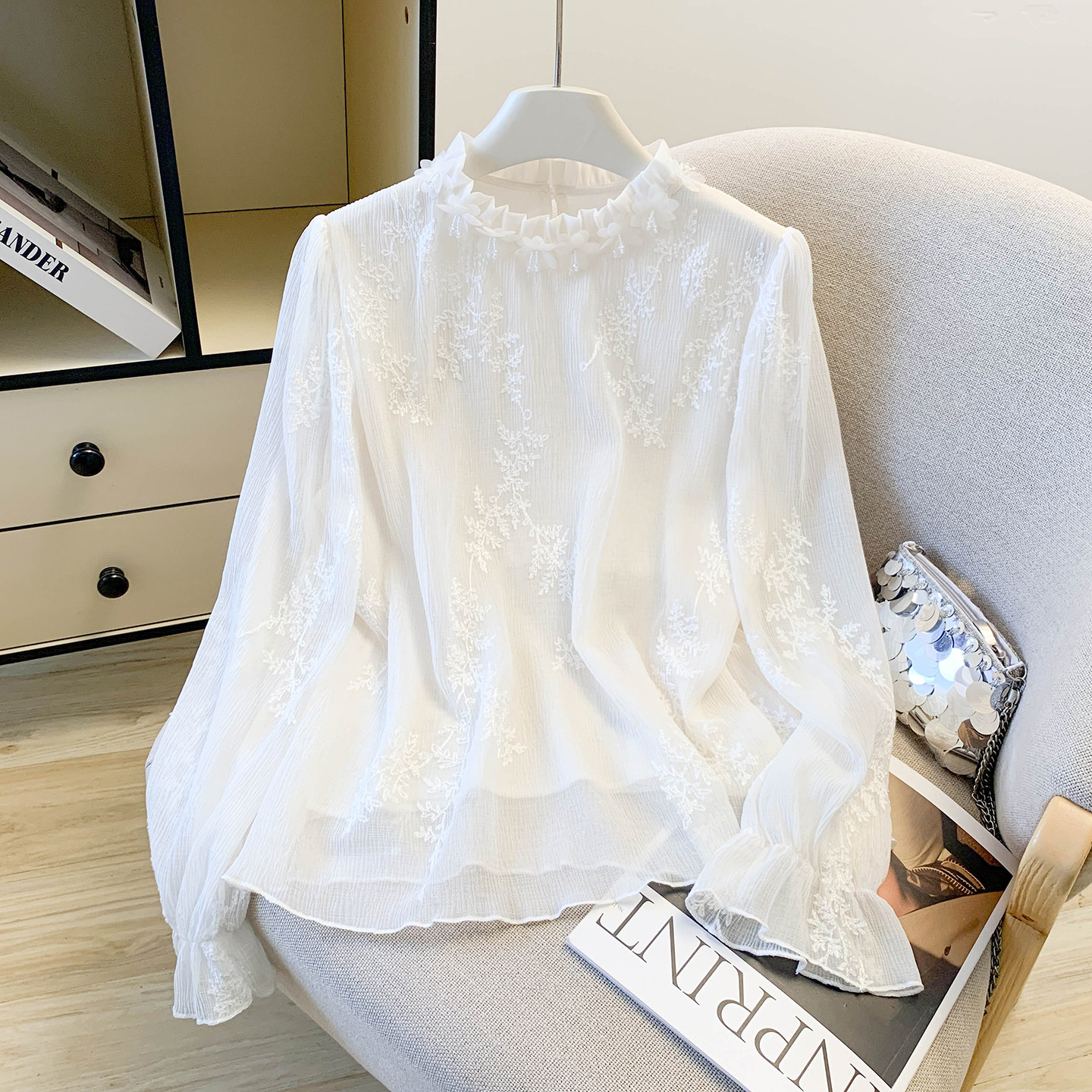 法式荷叶领刺绣雪纺衬衫女春秋新款洋气宽松百搭打底小衫长袖上衣