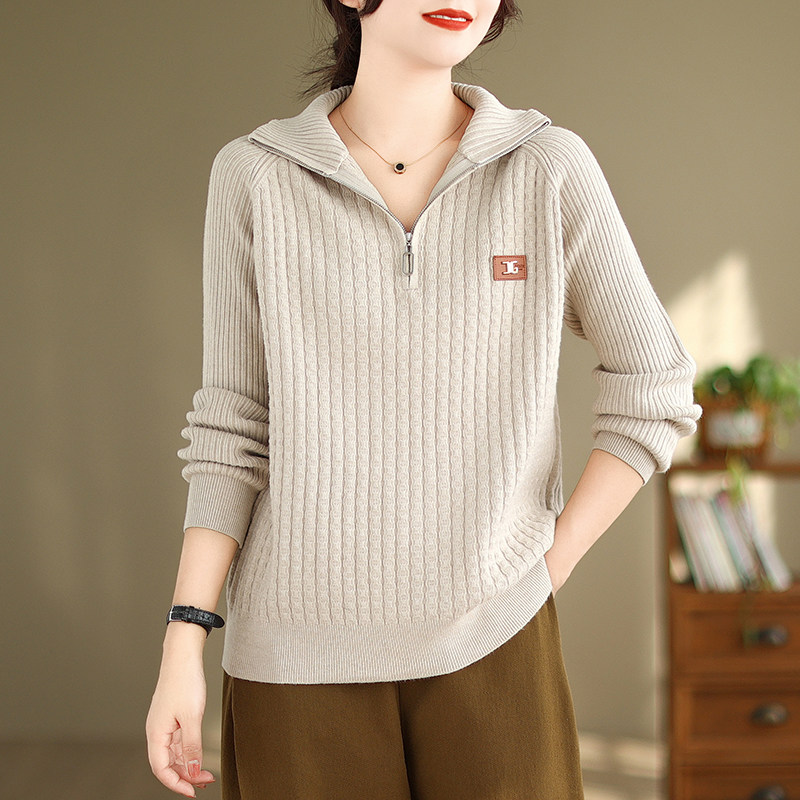 今年流行的半拉链针织打底衫女秋冬新款休闲宽松百搭套头毛衣上衣