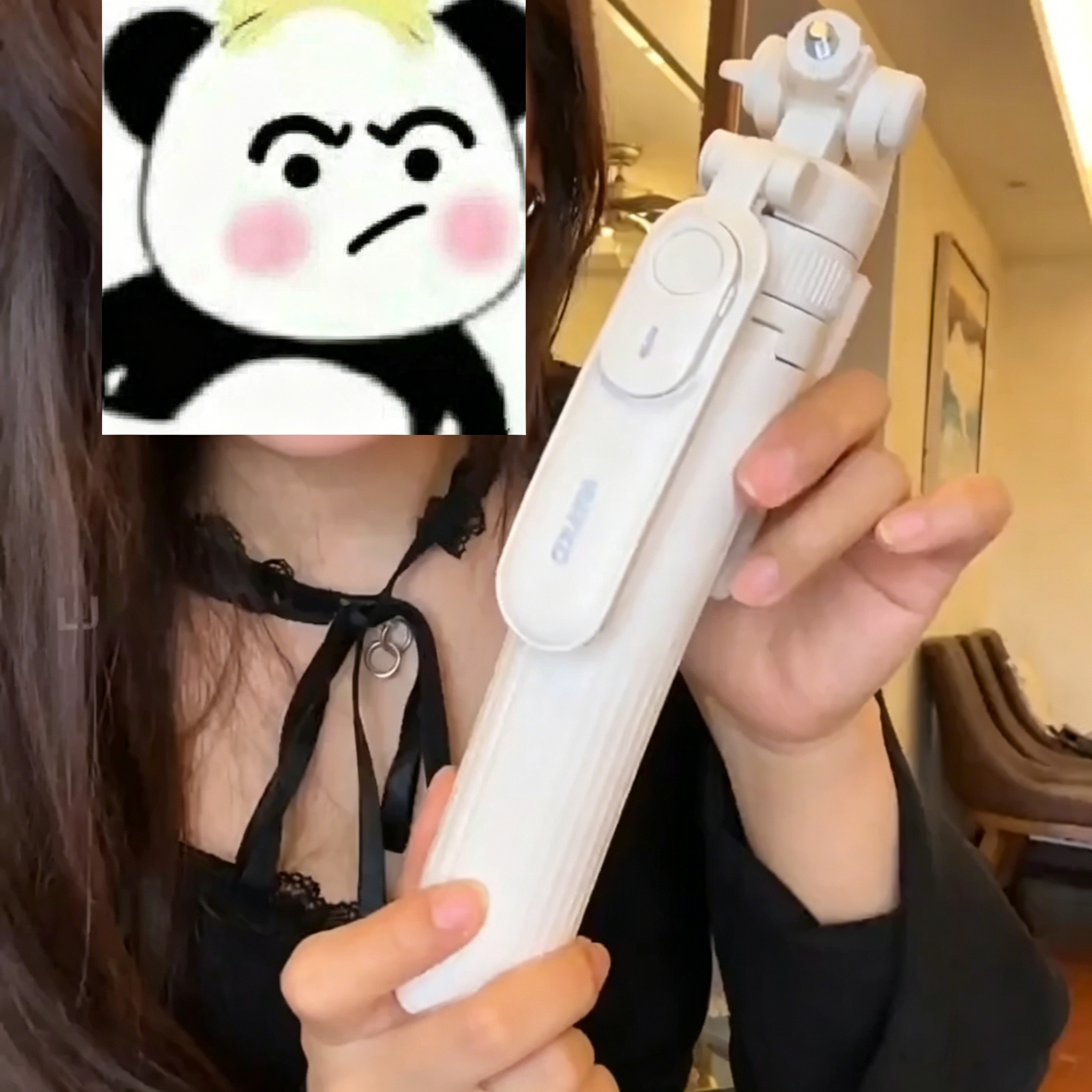 抖音热门同款自拍杆新款旅游便携式落地三脚架手机拍照直播支架杆
