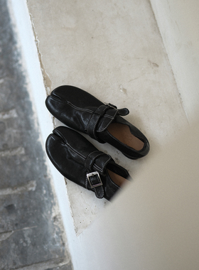 敦绿岛·贝克｜【分趾系列】明线分趾搭扣酷帅单鞋浅口鞋子