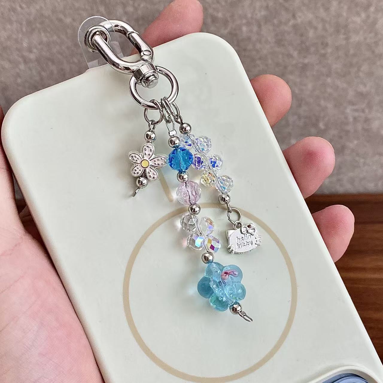 金洋壳kitty猫雏菊手机链