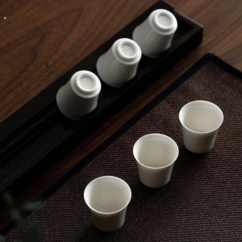 草木祠 白瓷品茗杯茶杯手工陶瓷聚香闻香杯功夫小品杯茶道主人杯
