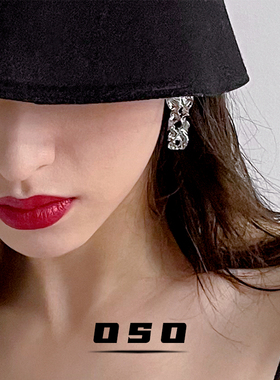 水波纹冷淡风耳环2025年新款潮耳钉女小众设计高级感个性夸张耳夹