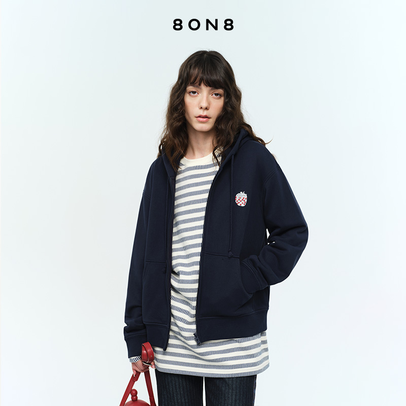 草莓刺绣钉钻帽衫宽松连帽上衣