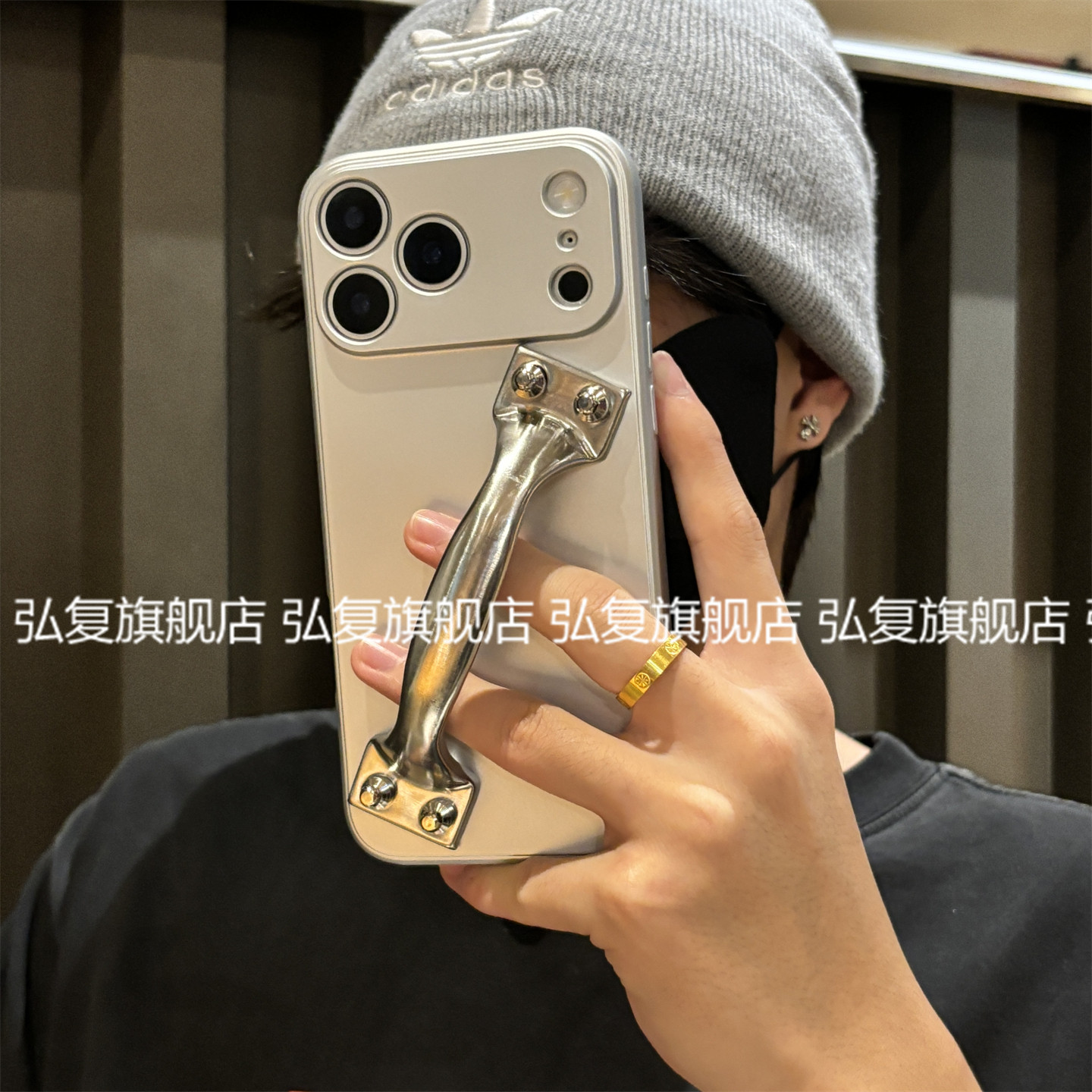 适用苹果抽象恶搞门把手手机壳图片