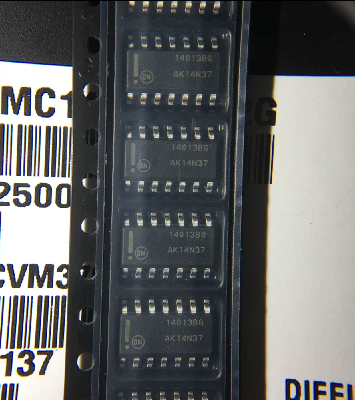 全新原装  MC14013BDR2G 14013BG SOP-14 贴片 触发器集成电路