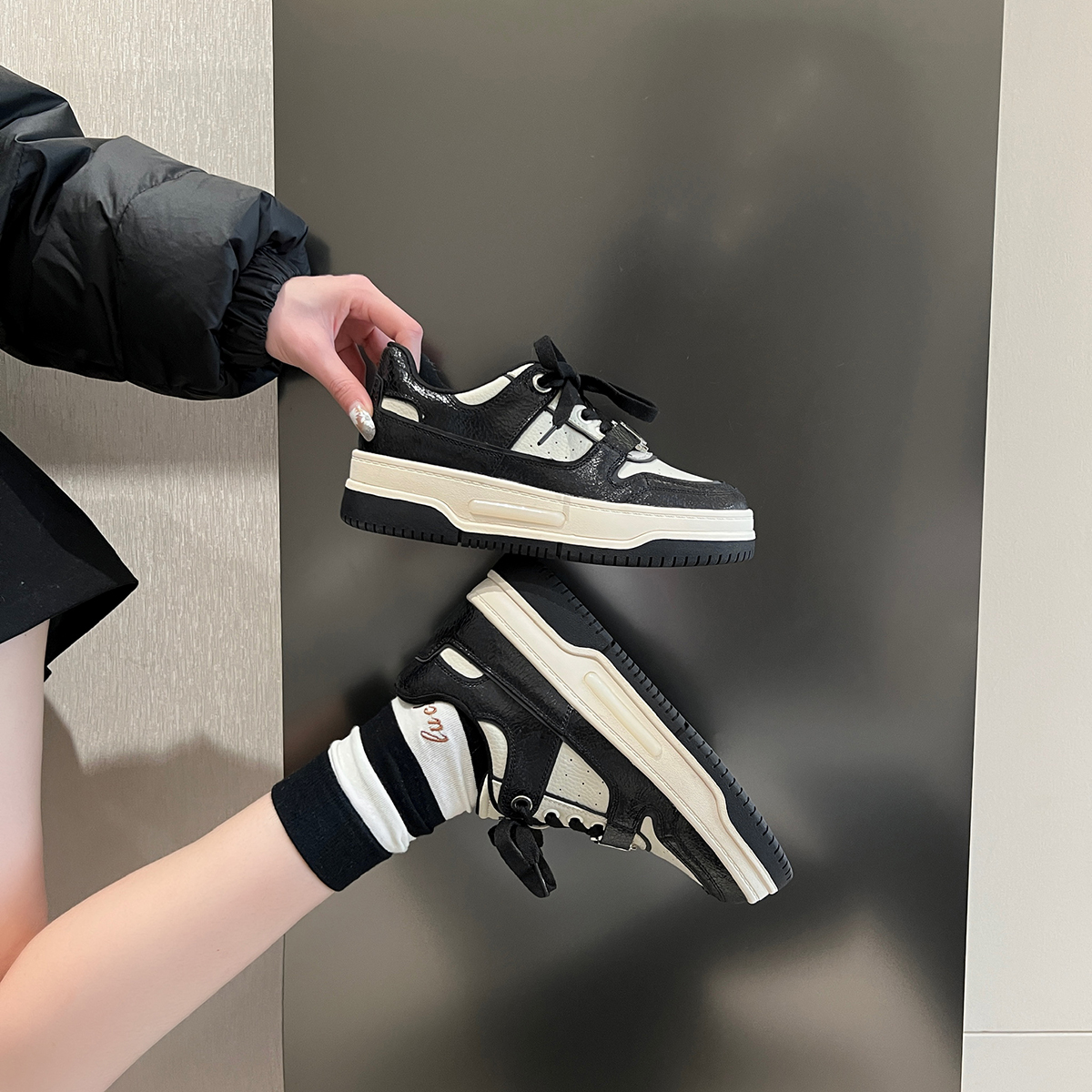 大叔家达文西鞋子 爆裂纹~大叔家真皮厚底黑白熊猫板鞋女2024年