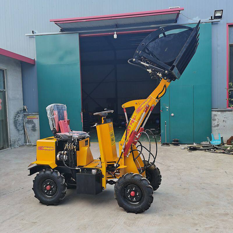 河北厂家养殖场小型电动装载机迷你四驱铲草抓木机工程电动小铲车