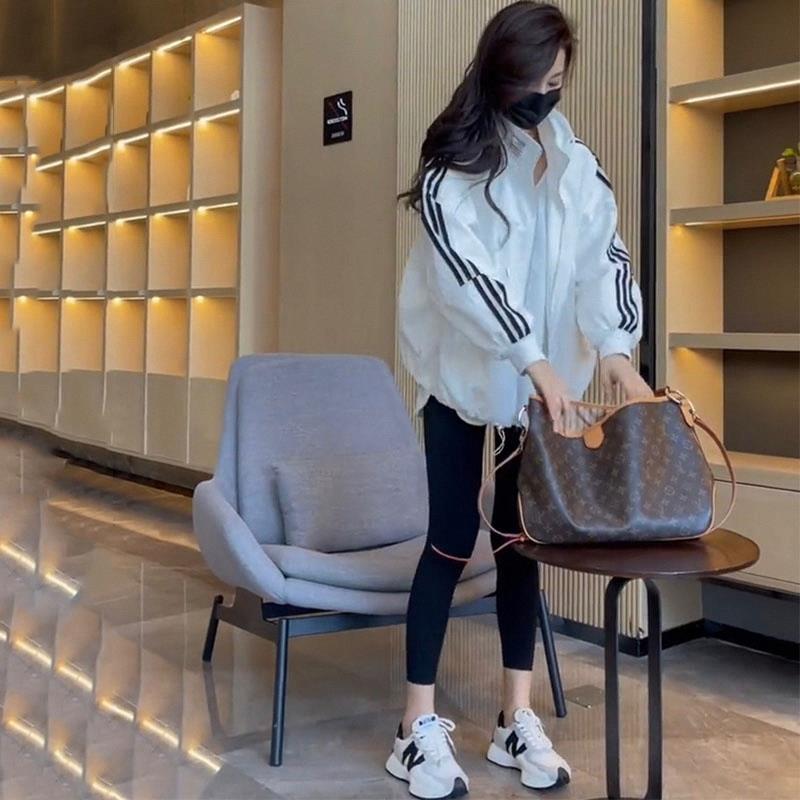 潮牌冲锋衣女春秋欧货条纹登山棒球服夹棉开衫防风夹克厚运动外套