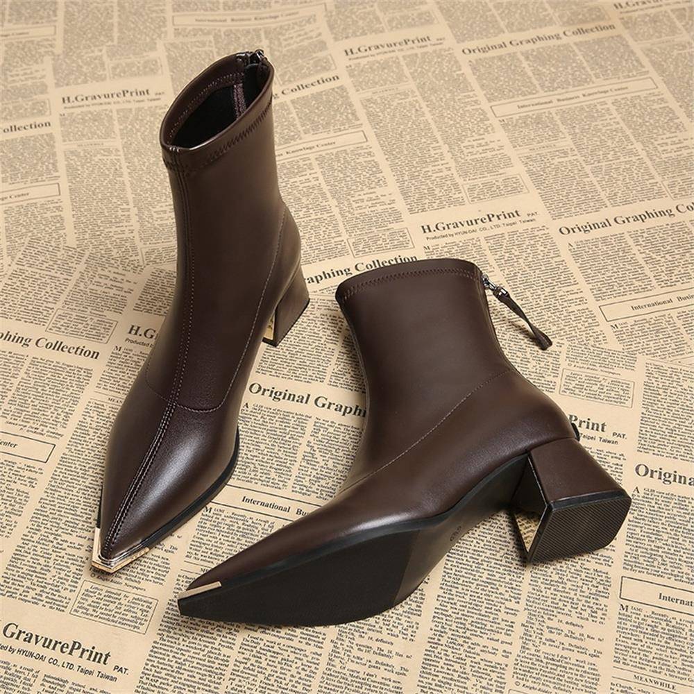 香港真皮棕色尖头短靴女秋冬2025新款粗跟显瘦法式气质高跟小踝靴