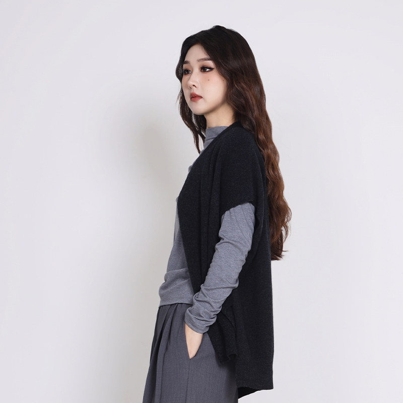 简表达25冬新款毛织马甲