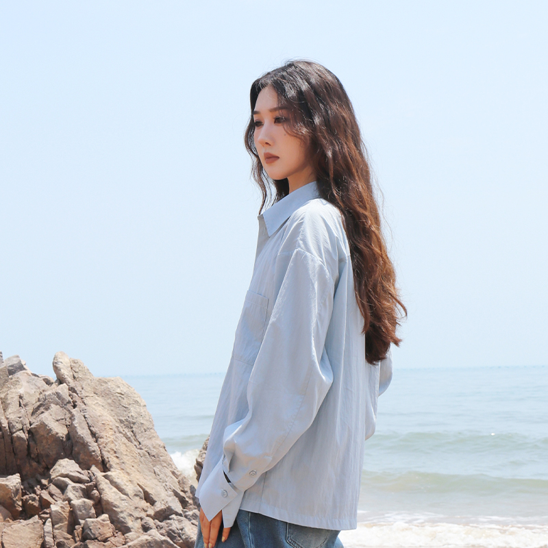 简表达25年秋季新款纯色衬衫