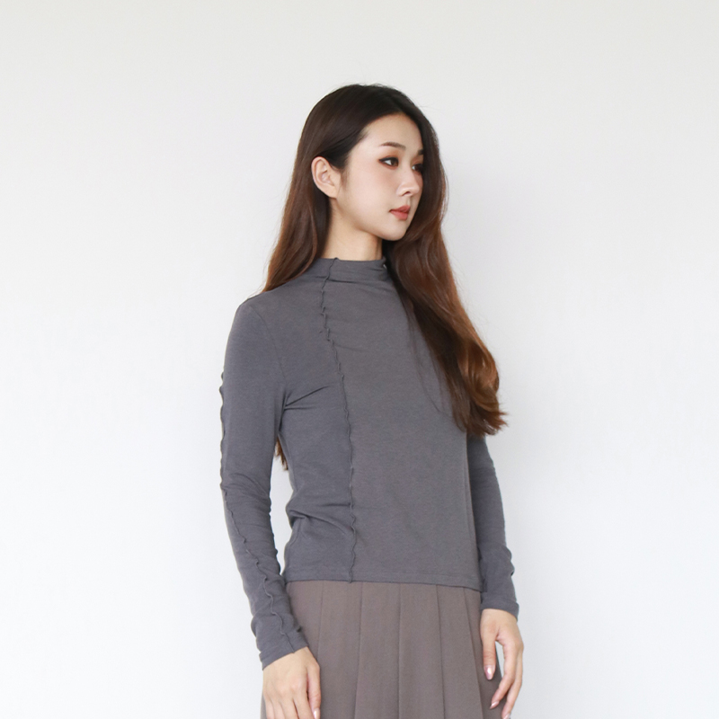 简表达25年秋季新款纯色打底衫