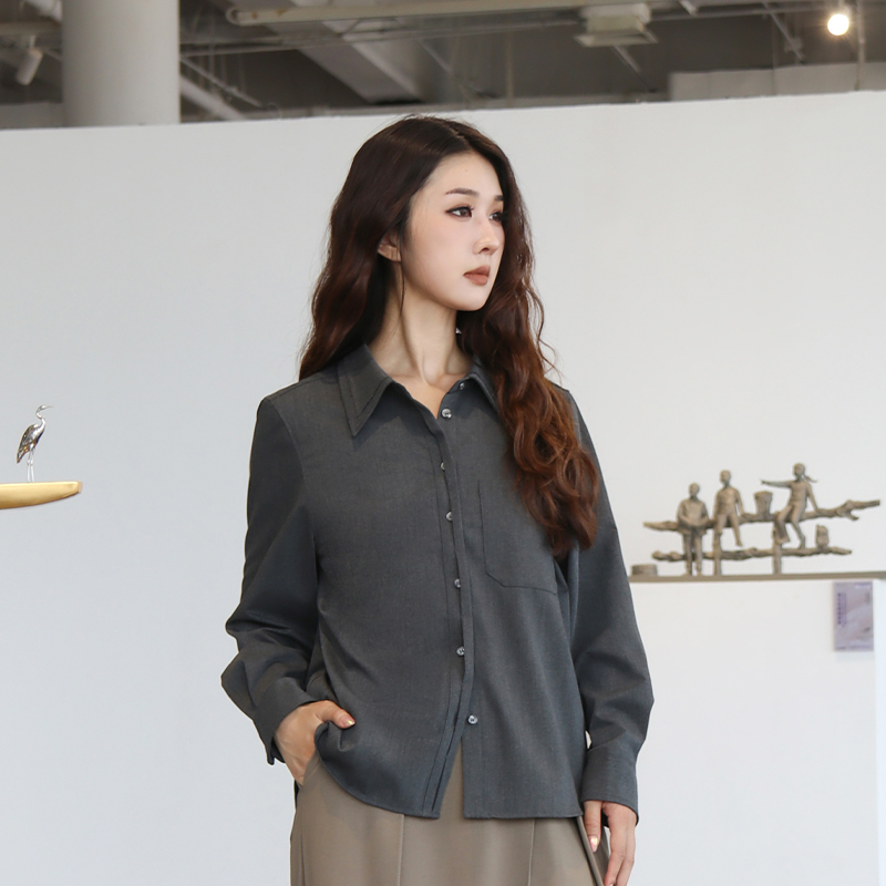 简表达25年秋季新款纯色长袖衬衫