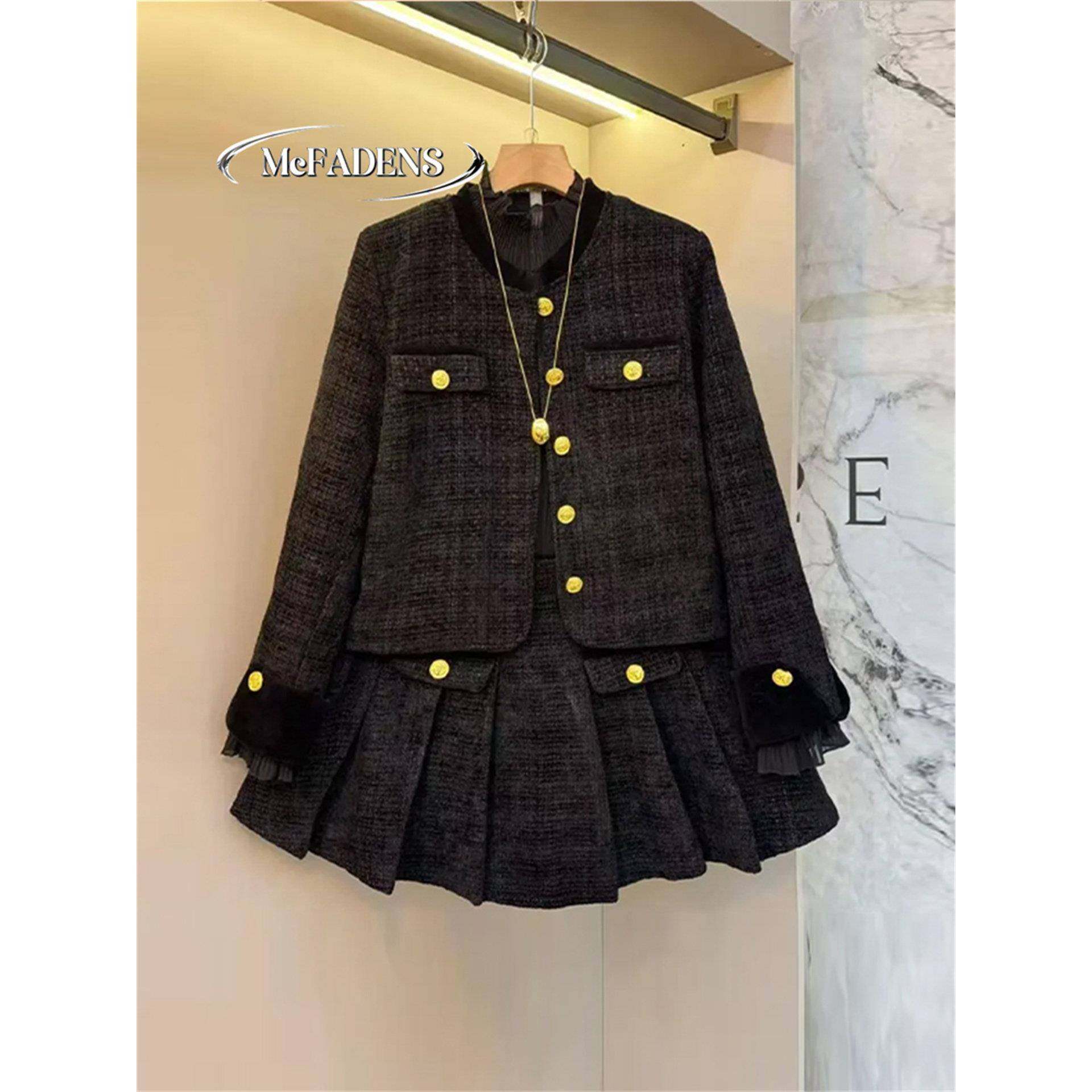 香港胖MM圆领长袖开衫外套百褶短裙大码女装黑色显瘦秋冬款两件套