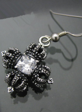 日本直邮 Musa Singing 个性皇家权杖罗马柱锆石十字架925银耳环