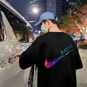 D2226P22 港风室外纯棉男短袖港风对勾后背印花宽松休闲情侣装T恤图片