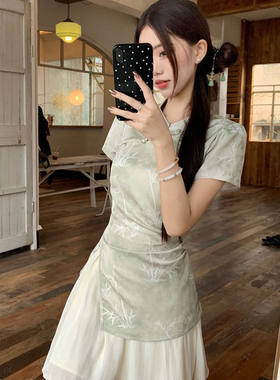 轻国风新中式连衣裙女夏季2026假两件气质清冷不规则改良旗袍裙子